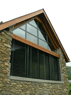 Grans obertures amb vidres de grans dimensions